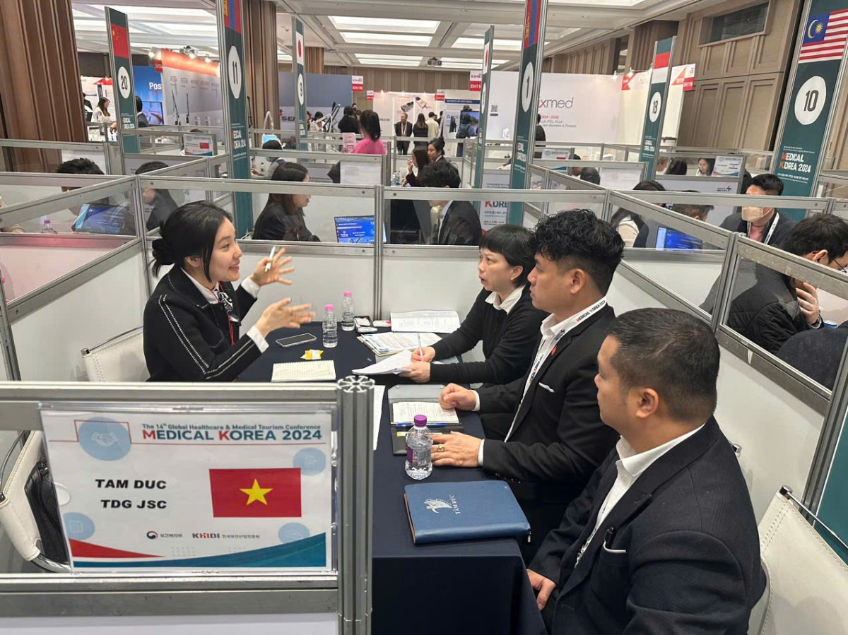 Tâm Đức TDG tham gia gặp gỡ đối tác tại hội thảo y tế 2024 tại Hàn Quốc